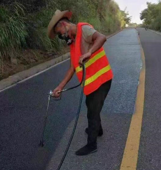 大理路面喷涂翻新彩色步道施工方案